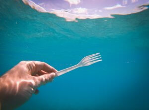 Plastic cutlery ocean pollution